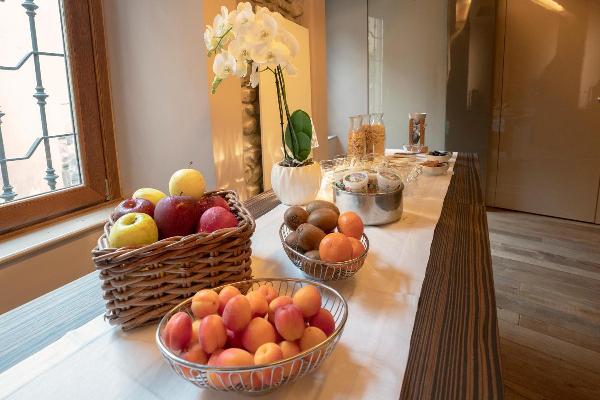 Il Borgo - 1711 Luxury Guest House Arlate エクステリア 写真