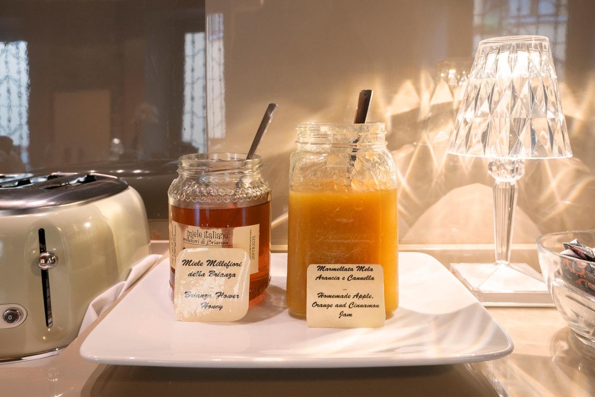 Il Borgo - 1711 Luxury Guest House Arlate エクステリア 写真